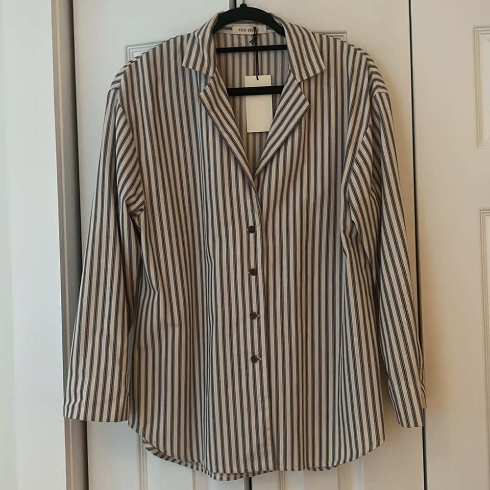 Ven Store Striped Shirt